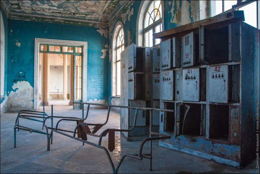 Абхазия: заброшенные здания (20 фото) 3fd75f Нет Абхазии в Крыму! Нужно срочно остановить возможный конфликт.