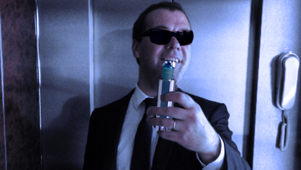 Медведев селфи жабы айфон лифт инстаграм новые жабы10