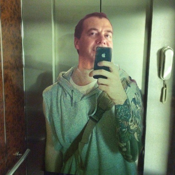 Медведев селфи жабы айфон лифт инстаграм новые жабы14