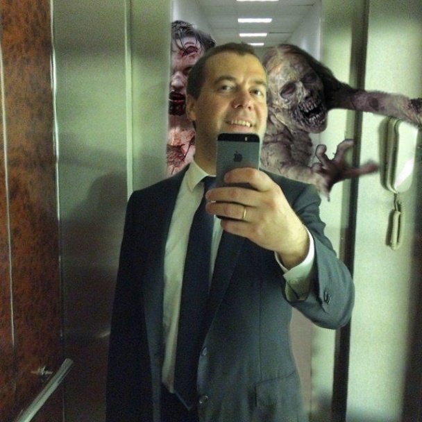 Медведев селфи жабы айфон лифт инстаграм новые жабы16