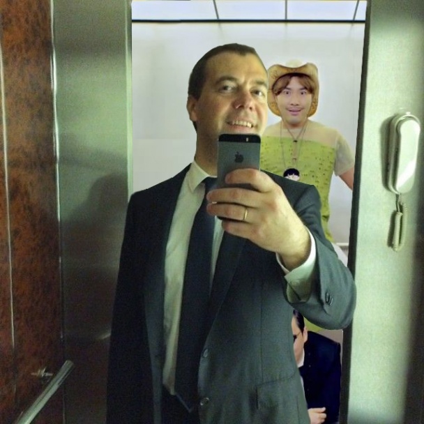 Медведев селфи жабы айфон лифт инстаграм новые жабы24