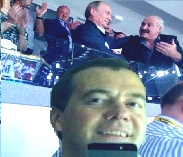 Медведев селфи жабы айфон лифт инстаграм новые жабы30