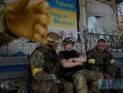 Восточный фронт. Турчинов, Аваков и журналисты посетили передовую возле Славянска.