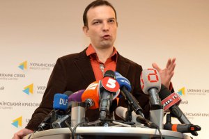 Янукович возвращается или он никуда не уходил Главу Люстрационного комитета Егора Соболева вызвали на допрос.