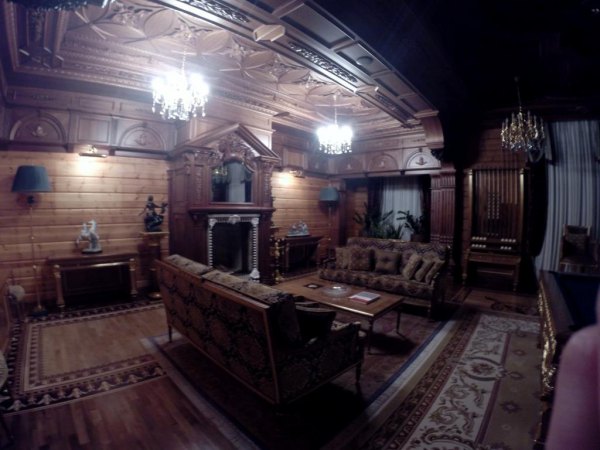 7ca2a 000020.jpg.pagespeed.ce.i6GYRhKz5P Скромное обаяние буржуазии или пошлая роскошь Межигорья