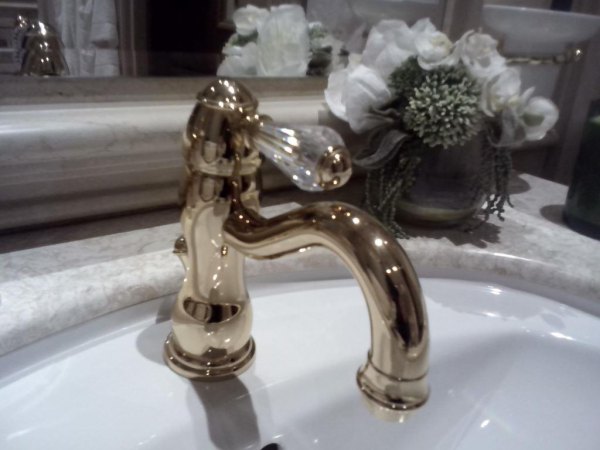 db73d 000007.jpg.pagespeed.ce.eJwUbrfwOa Скромное обаяние буржуазии или пошлая роскошь Межигорья