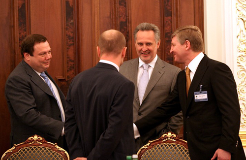 0c19b15 com.dmitryfirtash.jpg.pagespeed.ce.8L8TmdP cI Реприватизация в Украине. Кандидаты на Криворожсталь. Удастся ли олигархам все порешать?